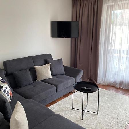 Apartment Ananas I Zentral&SeeNah Portschach am Worthersee Bagian luar foto